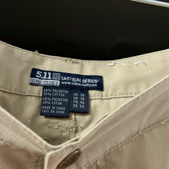 5.11 tactical shorts size 38 khaki - Picture 3 of 4